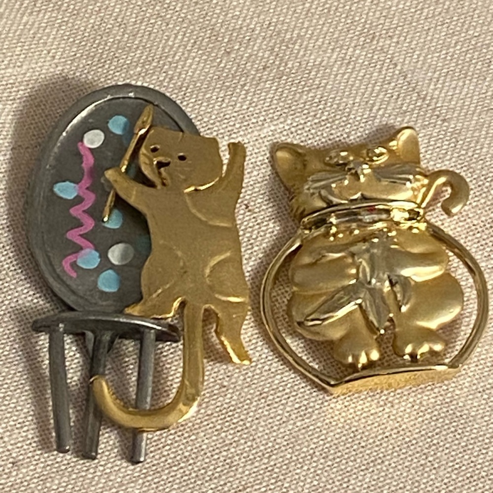 2 cat brooch LOT Ultra Craft Playful gold cat painting and cat in fish bowl pin